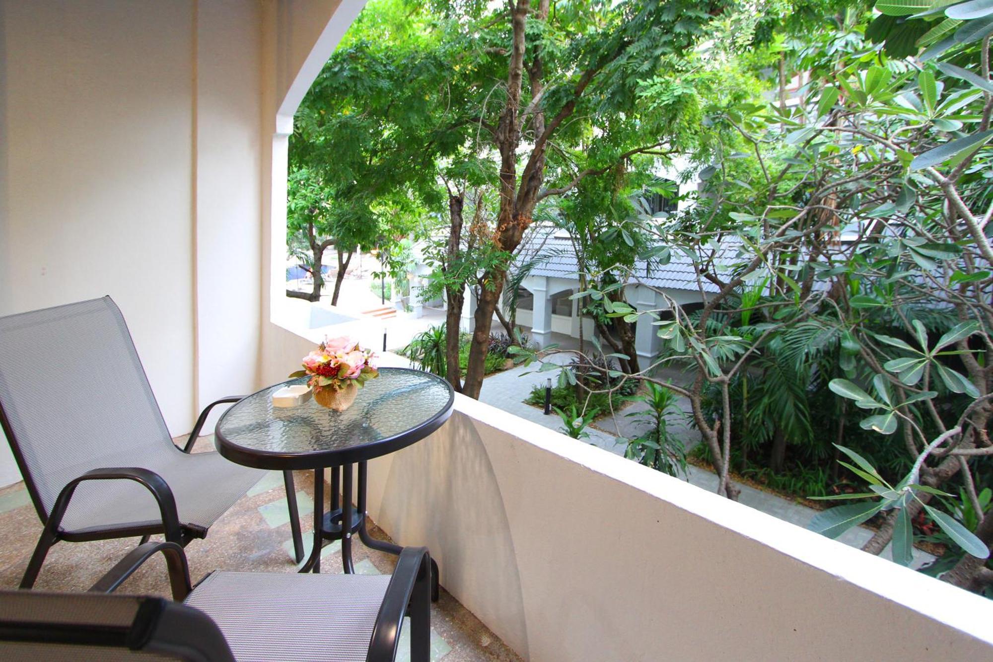 Pooh Beach Resort & Spa Bãi biển Jomtien Ngoại thất bức ảnh