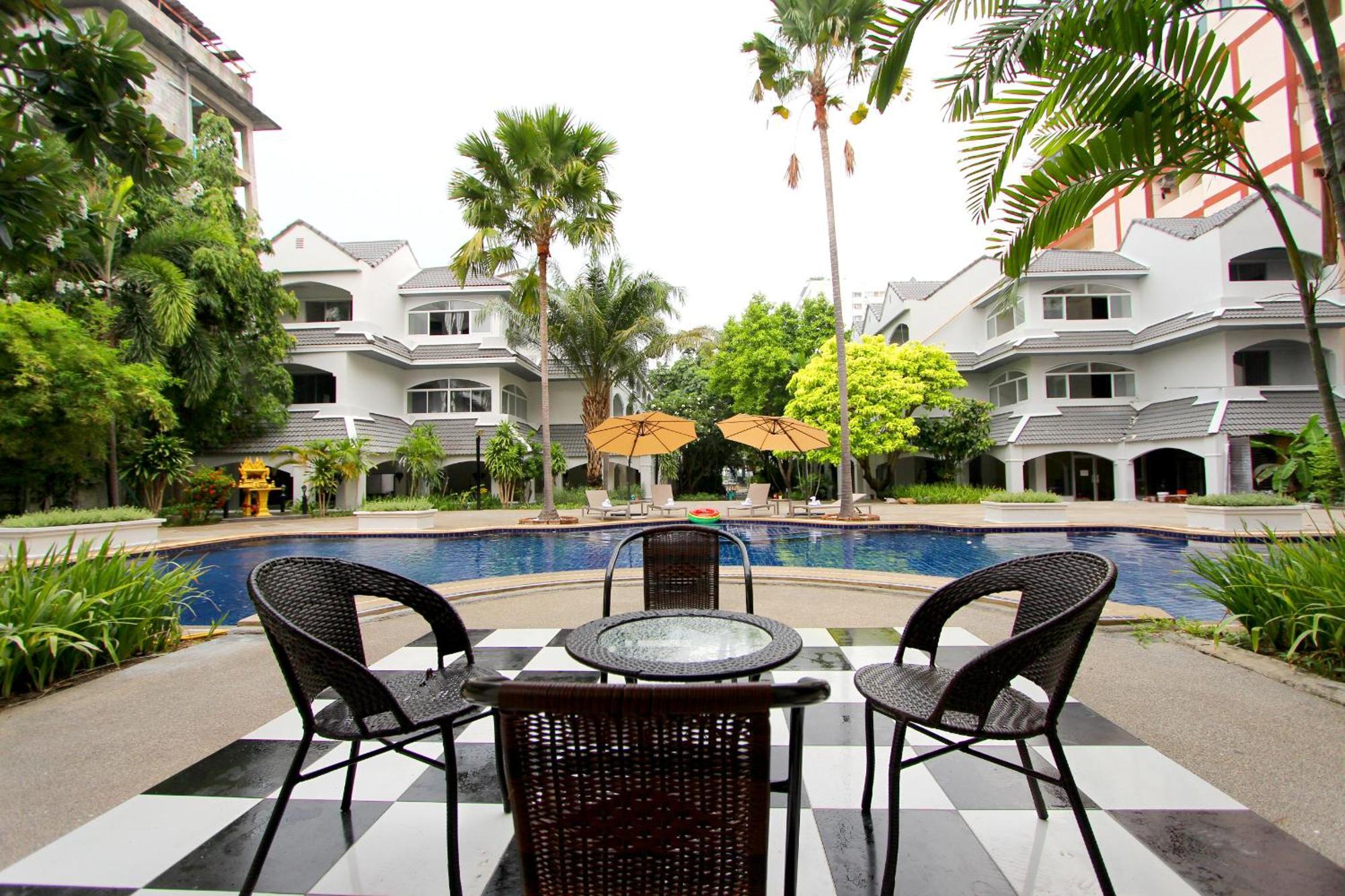 Pooh Beach Resort & Spa Bãi biển Jomtien Ngoại thất bức ảnh